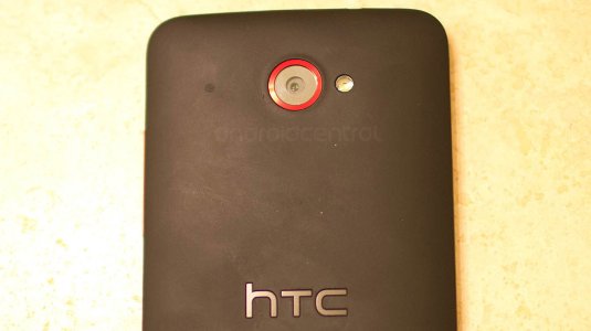 htc-dlx-zoomed1.jpg