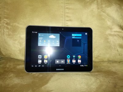 galaxytab8.9.jpg