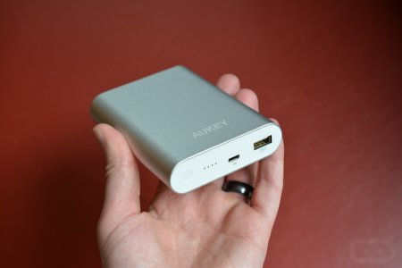 aukey-quick-charge-4.jpg