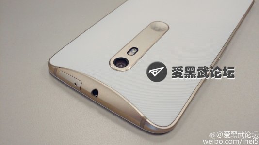 moto-x-2015-gold-leak.jpg
