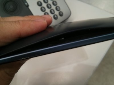 002-Nexus6-BackCoverSeparating.jpg