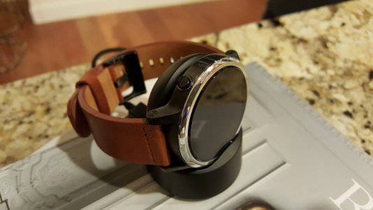 Moto 360 2.jpg