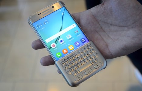 Galaxy-Note-5-Keyboard-Case-Unpacked.jpg