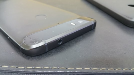 Nexus 6p Crack 2.jpg