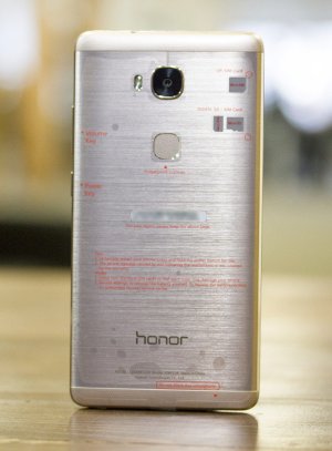 honor-5x-back.jpg