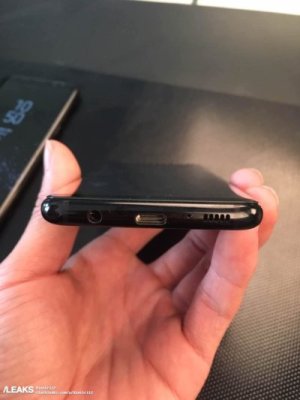 Samsung-Galaxy-S8-and-Galaxy-S8-Plus-leak-4-400x533.jpeg