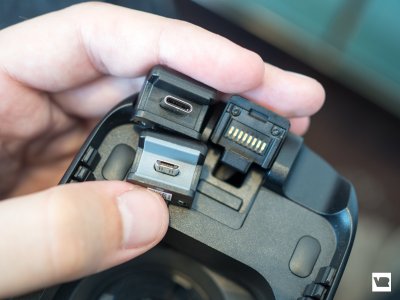 gear-vr-blue-07.jpg