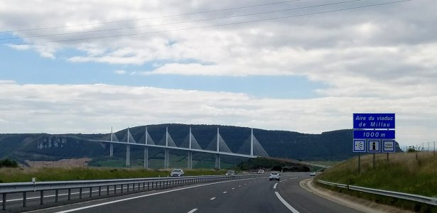 Viaduc de Millau.jpg