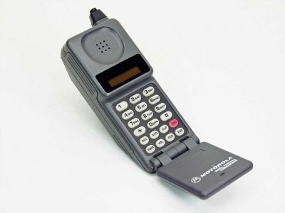 174200d1430238260t-what-your-1st-mobile-phone-motorola_dpc550.jpg