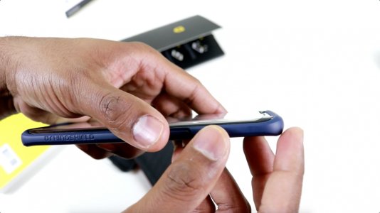 screen-protector-edge.jpg screen-protector-edge.jpg
