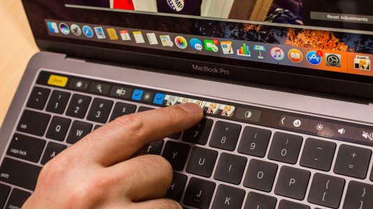 apple-macbook-pro-with-touch-bar-13-inch-2016-27.jpg