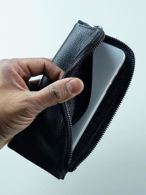 123773d1533493054t-review-cocones-form-iphone-zip-wallet-20180805_110032.jpg
