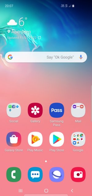 Screenshot_20190311-200731_One UI Home.jpg