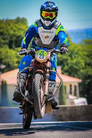 1566552111-motorcycles0002.jpg