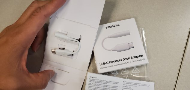 Samsung USB-C 3.5mm Adapter Pic.jpg