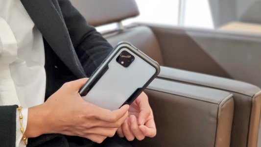 Black pixel 4xl case.jpg Black pixel 4xl case.jpg