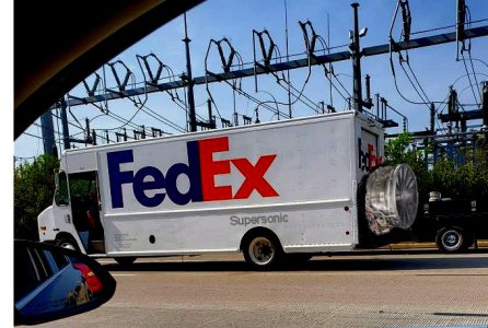 FedExTruck.jpg