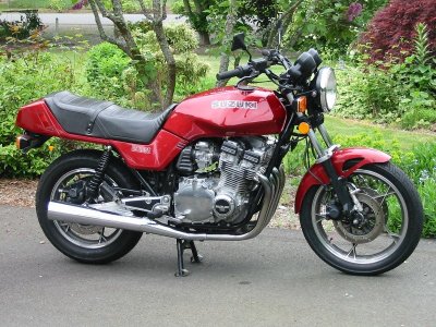 1983 Suzuki GS1100E (red).jpg