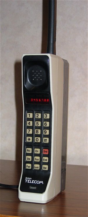 Motorola-DynaTAC-8000x.jpg