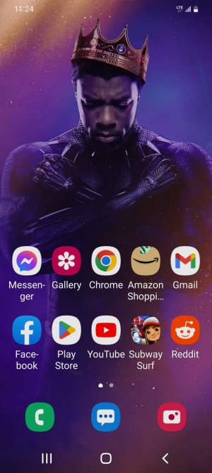 Screenshot_20221119-232435_One UI Home.jpg
