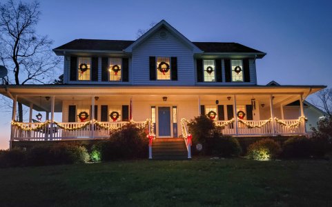 House-Christmas2022-1.jpg