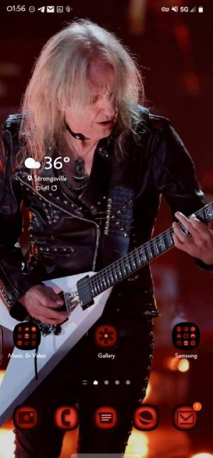 Screenshot_20221212_015647_One UI Home.jpg