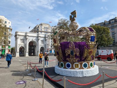 PXL_20230504_090356500 -- A replica of St. Edward's Crown on the plaza in front of Marble Arch...jpg