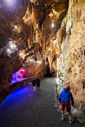 Shen-Caverns-1.jpg