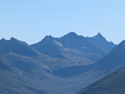 326818991.jpg