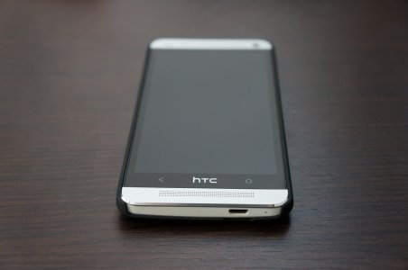 HTC One Incipio Feather 04.jpg