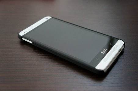 HTC One Incipio Feather 08.jpg