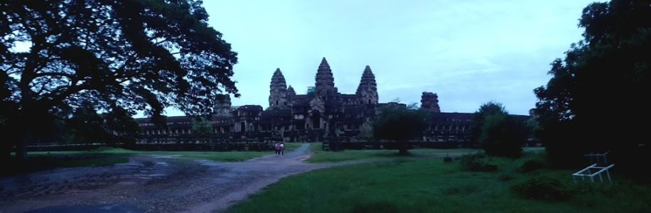 Angkor Wat dawn.jpg