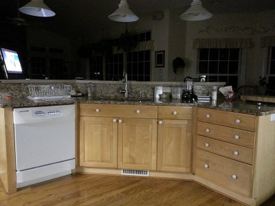 20120925_194754 Just under cabinet fluorescents.jpg