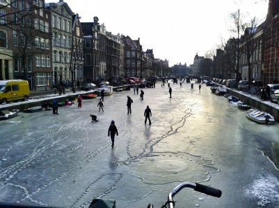 amsterdam_frozen_canals2.jpg