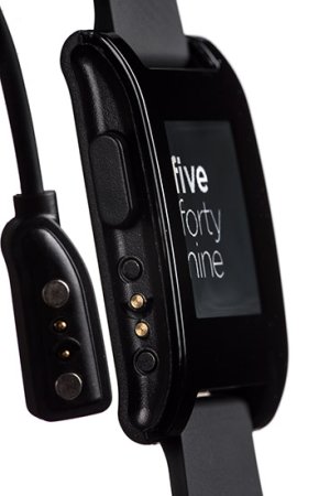 314466-pebble-smartwatch-angle.jpg