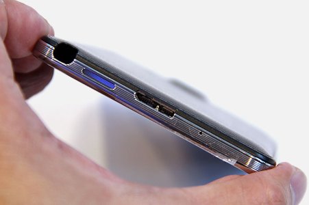 Samsung-Galaxy-Note-3-microUSB-3.jpg