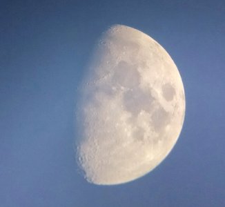 moon_daylight.jpg