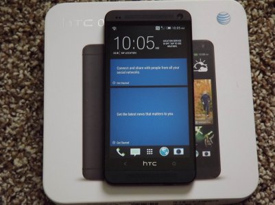 HTC ONE FRONT WITH BACKLIGHT ON.jpg