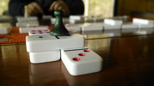nexus5_dominoes.jpg