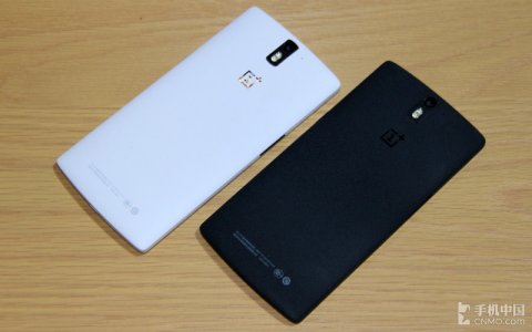 OnePlus-One-black-vs-OnePlus-One-white-image-2.jpg