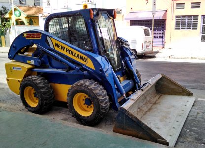 newholland_small.jpg