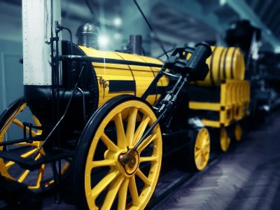 yellowtrainblur.jpg