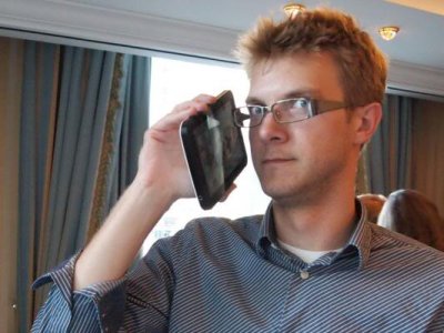 largephone.jpg