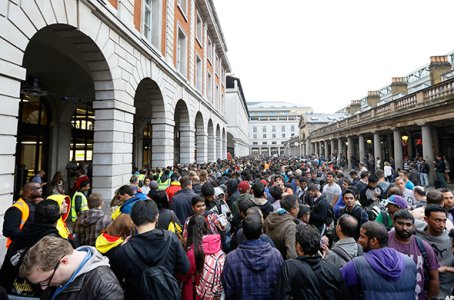 iphone6-london.jpg iphone6-london.jpg