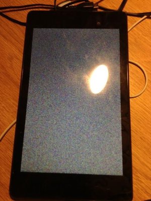 115165d1398663219t-nexus-7-frozen-cannot-power-off-stuck-colorful-pixel-screen-nexus.jpg