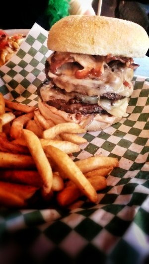 Burger Waddels_1.jpg